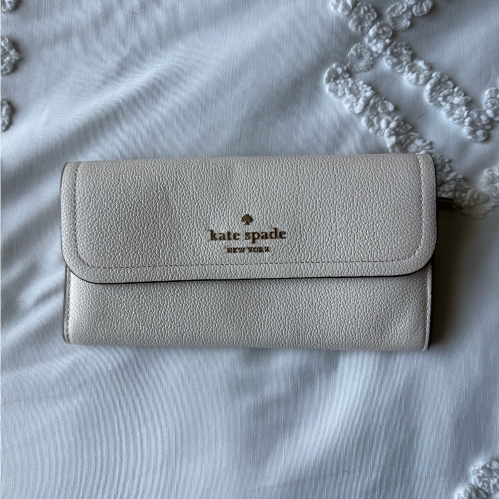 Kate Spade Ivory Wallet - Picture 4 of 7